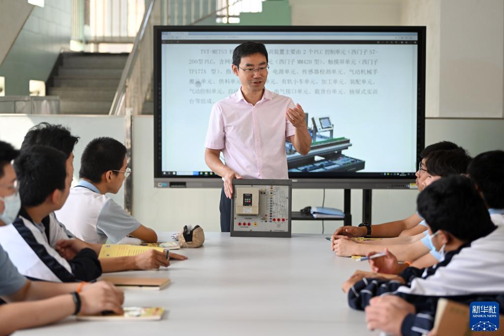 兔牙棋牌娱乐